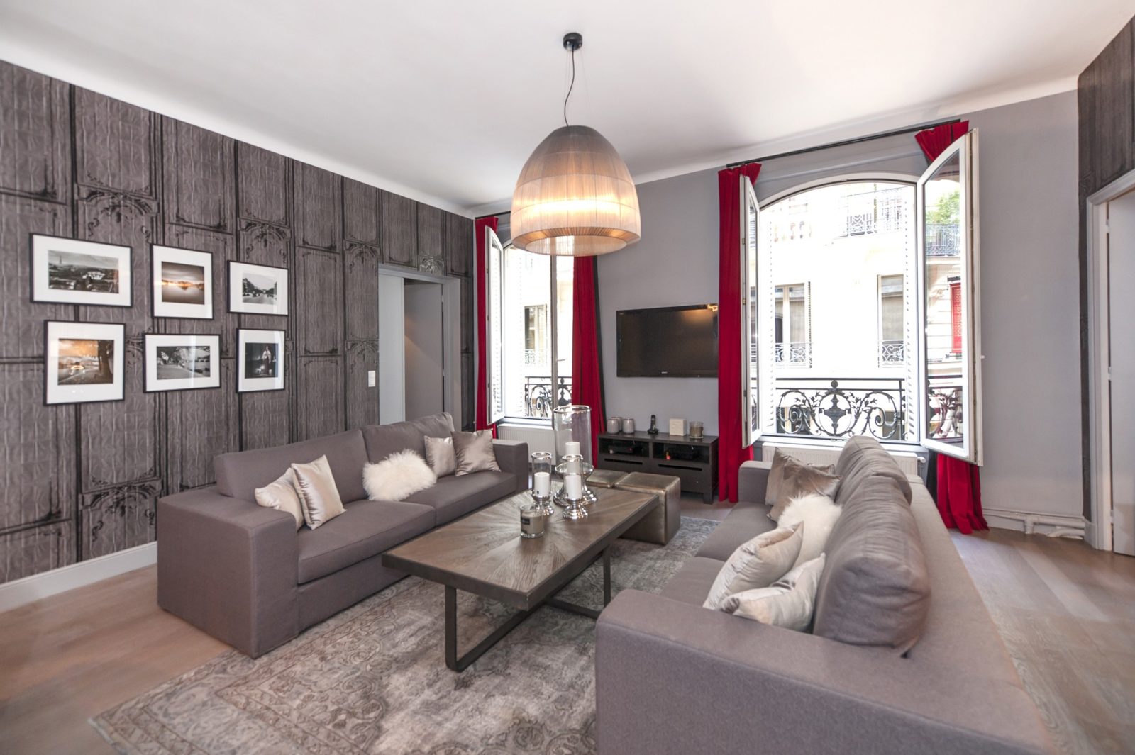 2 bedrooms apartment rental in Paris, Rue d'Anjou